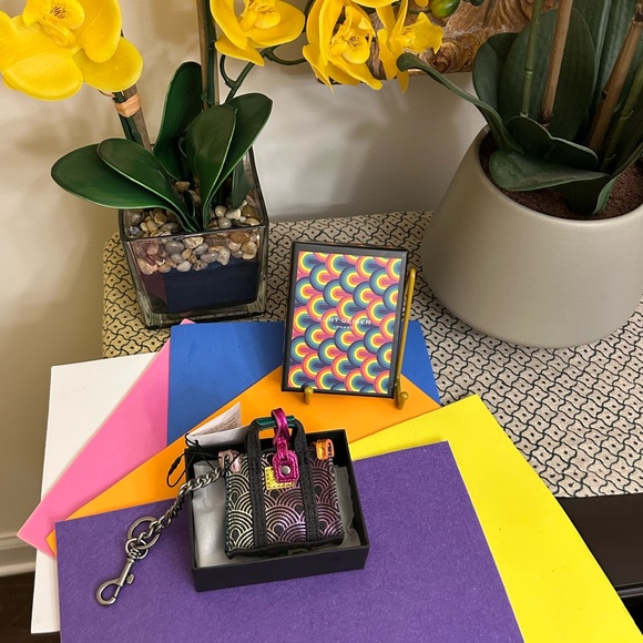 Kurt Geiger (New) Southbank Fabric Keyring or Bag Charm - Picture 2 of 7